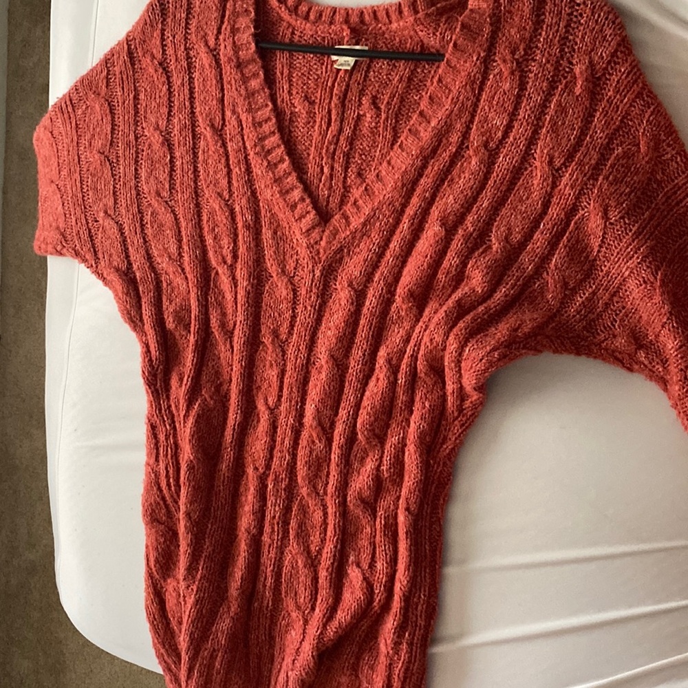 Cute orange comfy shirt!